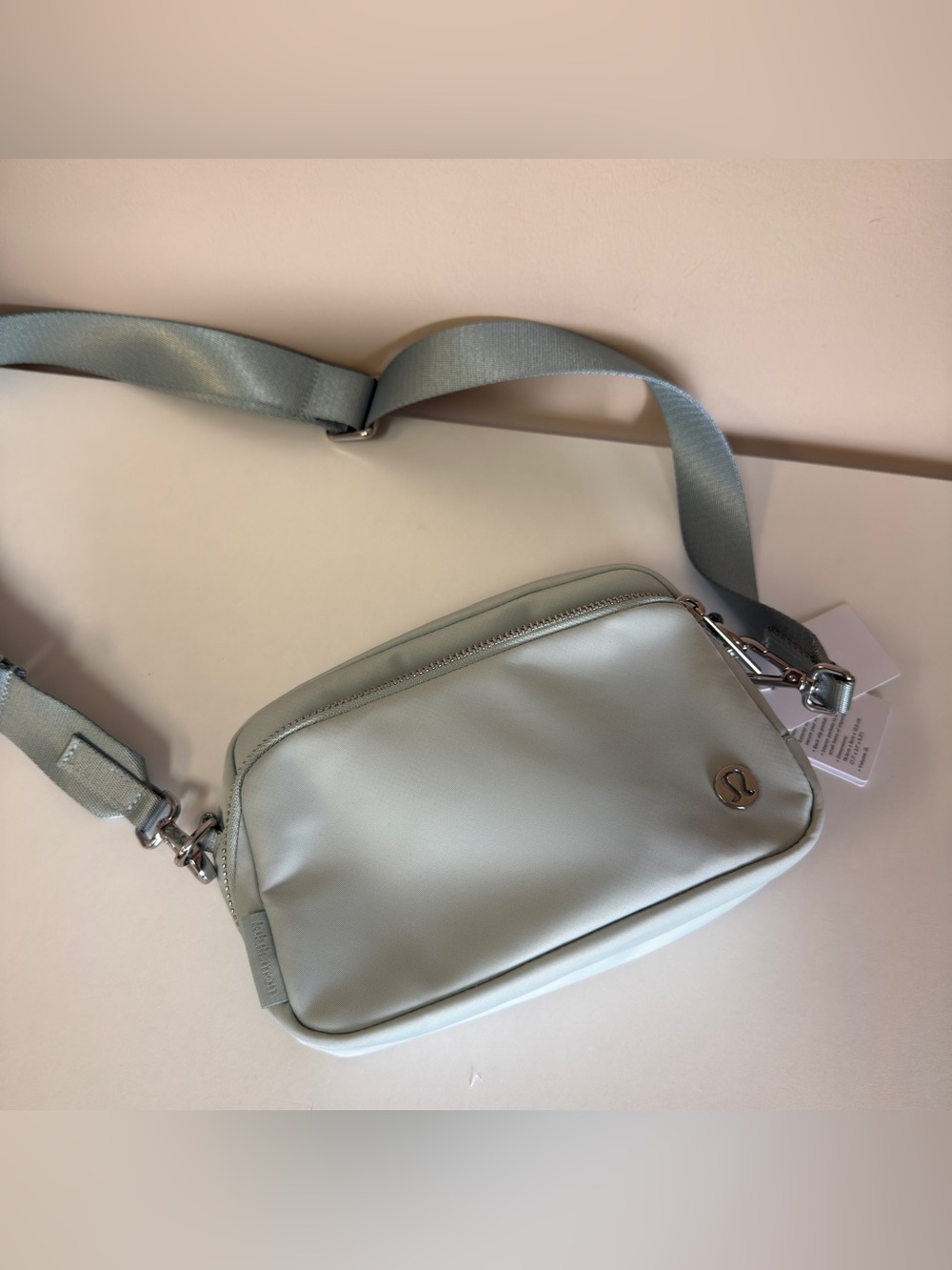 lululemon everywhere bag meta hardware LU9C80S